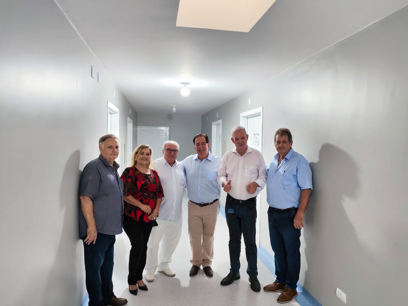 Deputado Geraldo Rezende visita obras do hospital de Itaporã