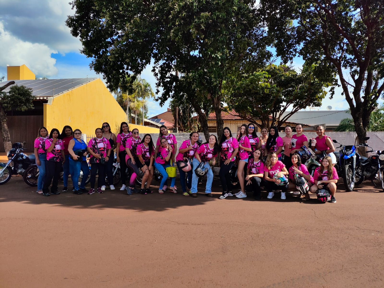 Itaporã: 1° encontro de mulheres motociclistas aconteceu neste domingo