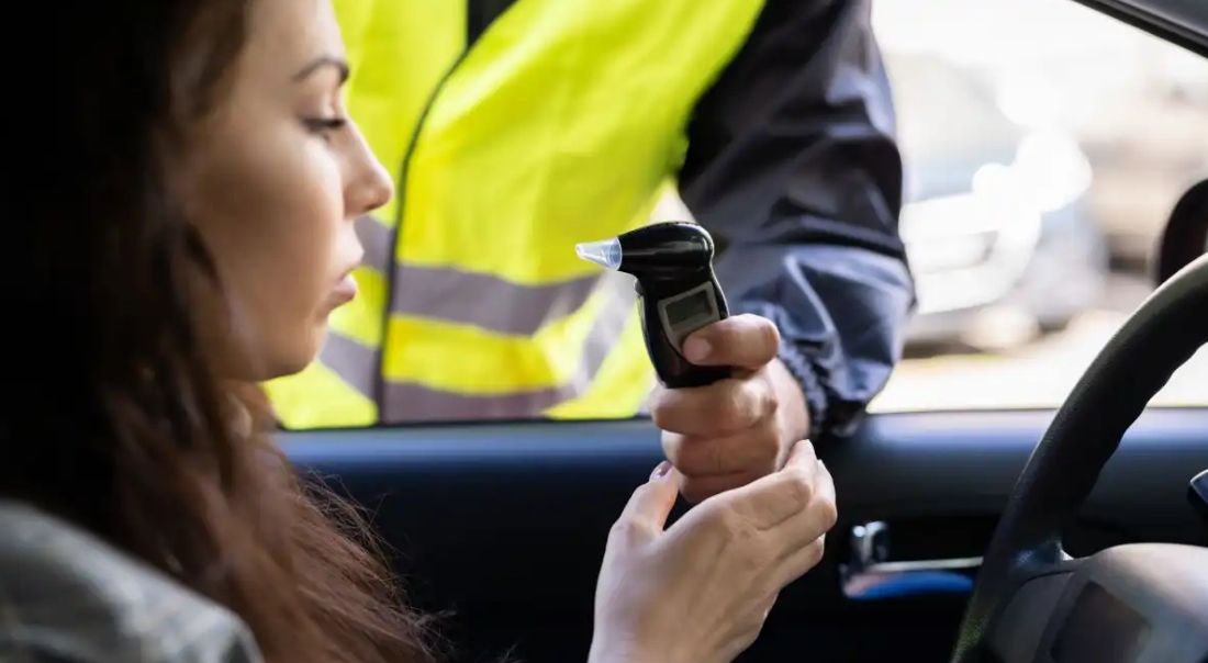 Mitos sobre o teste de bafômetro vai de enxaguante bucal ao pão de forma