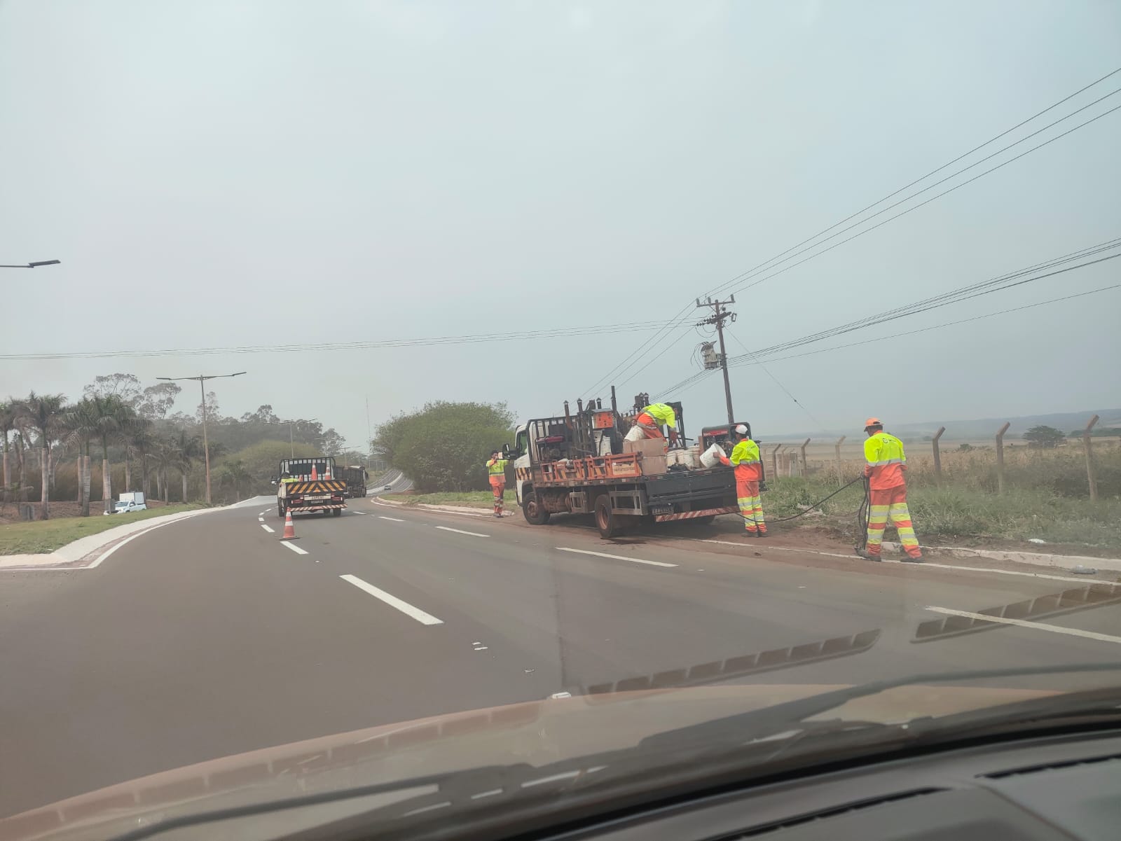 Atenção motoristas! Estão pintando a Rodovia MS-156 que liga Itaporã a Dourados