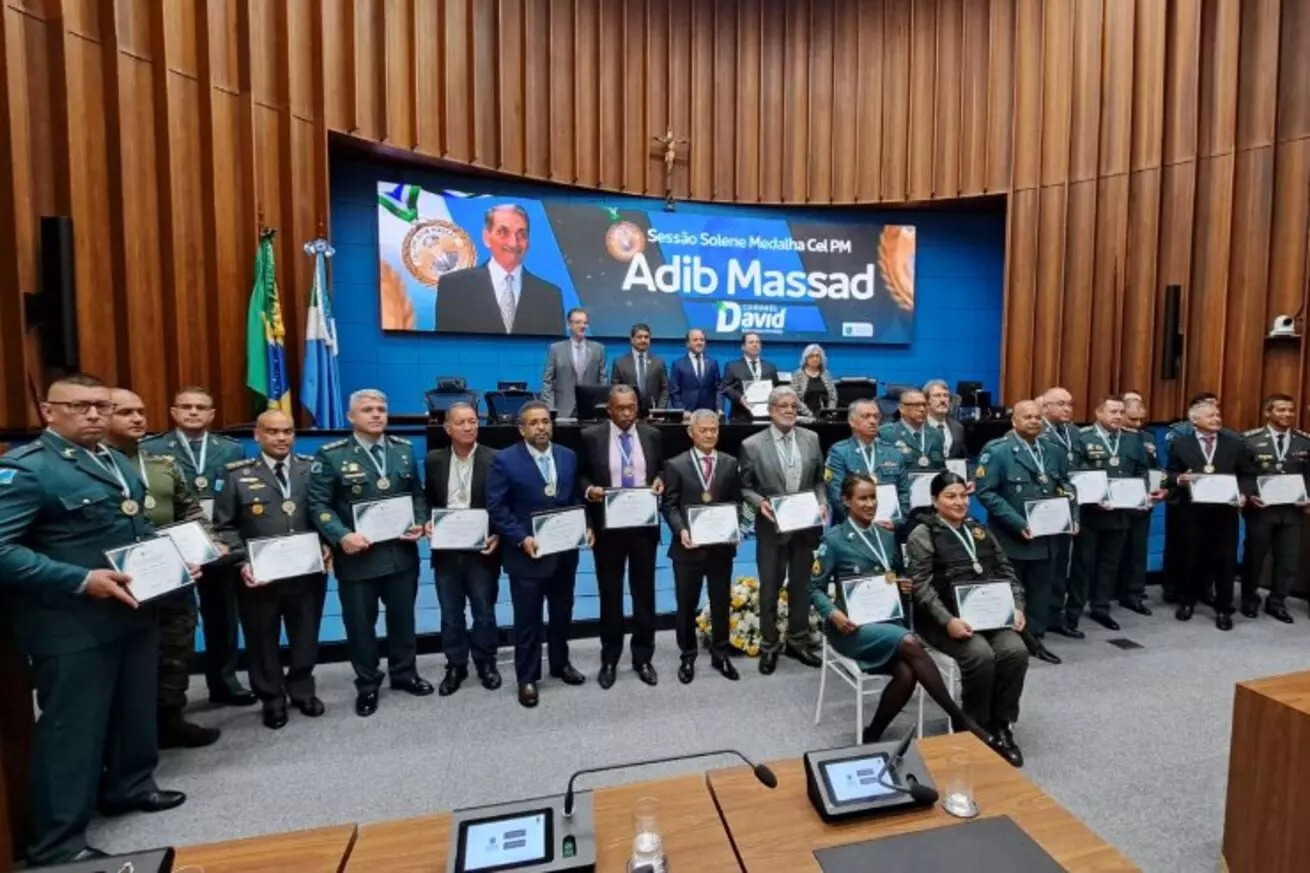 Dr. Wisnton Ramão Albres Garcia é homenageado com a Medalha “Coronel PM Adib Massad” pela Assembleia Legislativa de MS