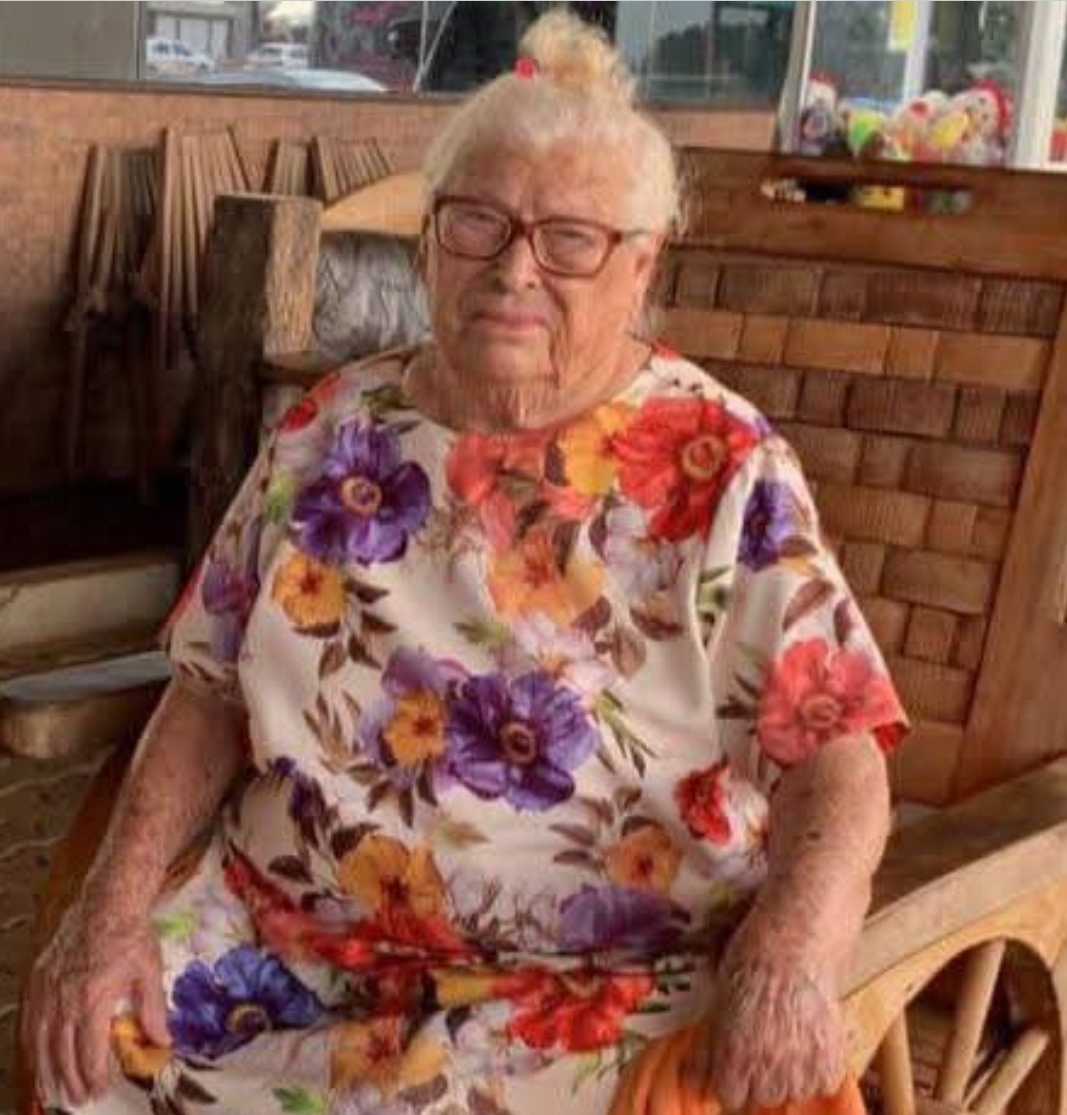 Noticiamos com pesar o falecimento da senhora Maria Adelaide Alves