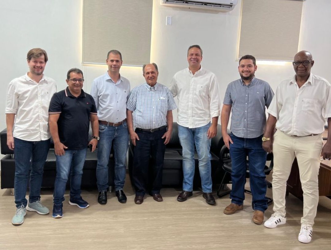 Deputado Zé Teixeira visita o prefeito Tiago Carbonaro