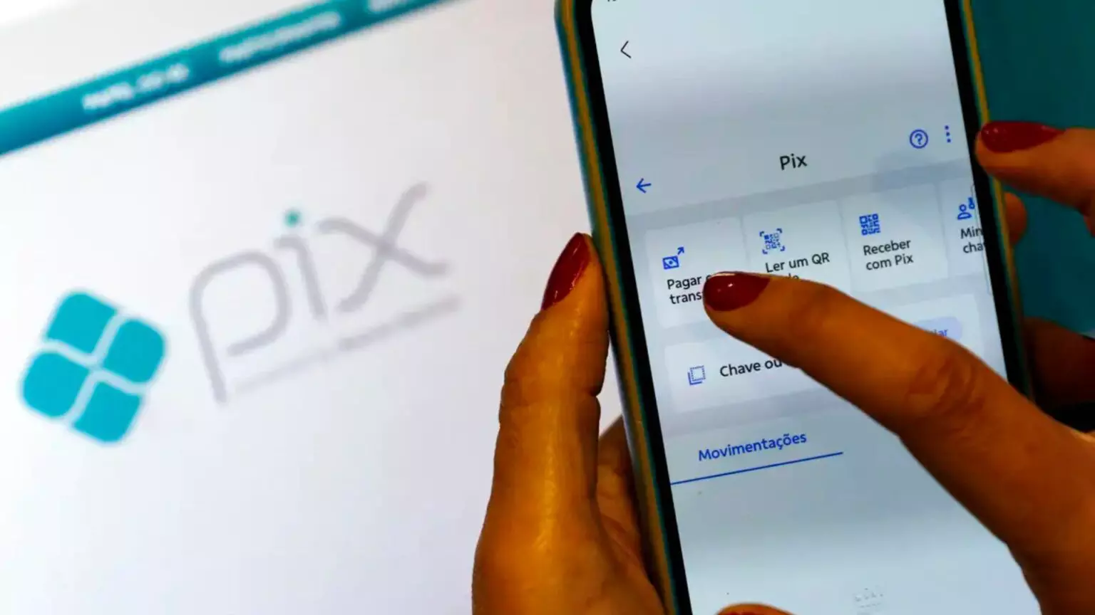 Pix enfrenta instabilidade em diversos bancos nesta quinta-feira
