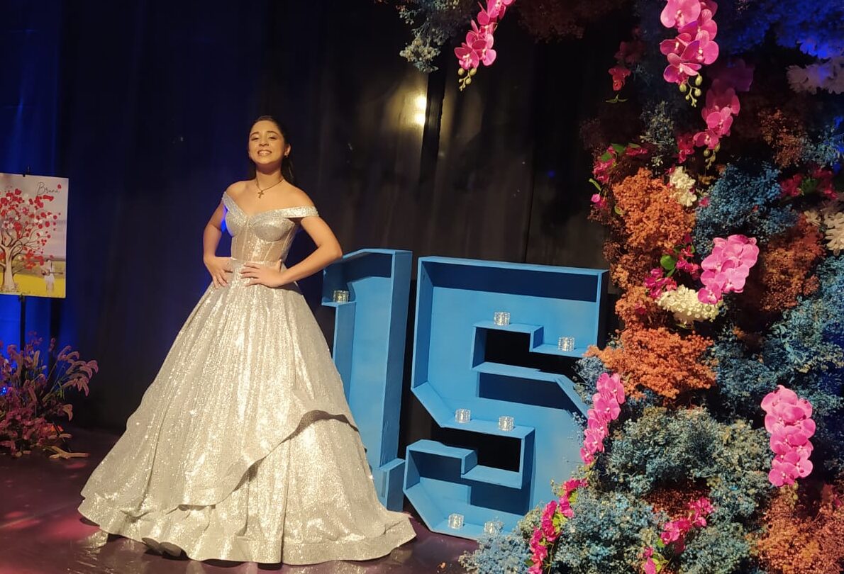 Bruna Maria realiza sua festa de Debutante no último sábado em Itaporã (fotos)