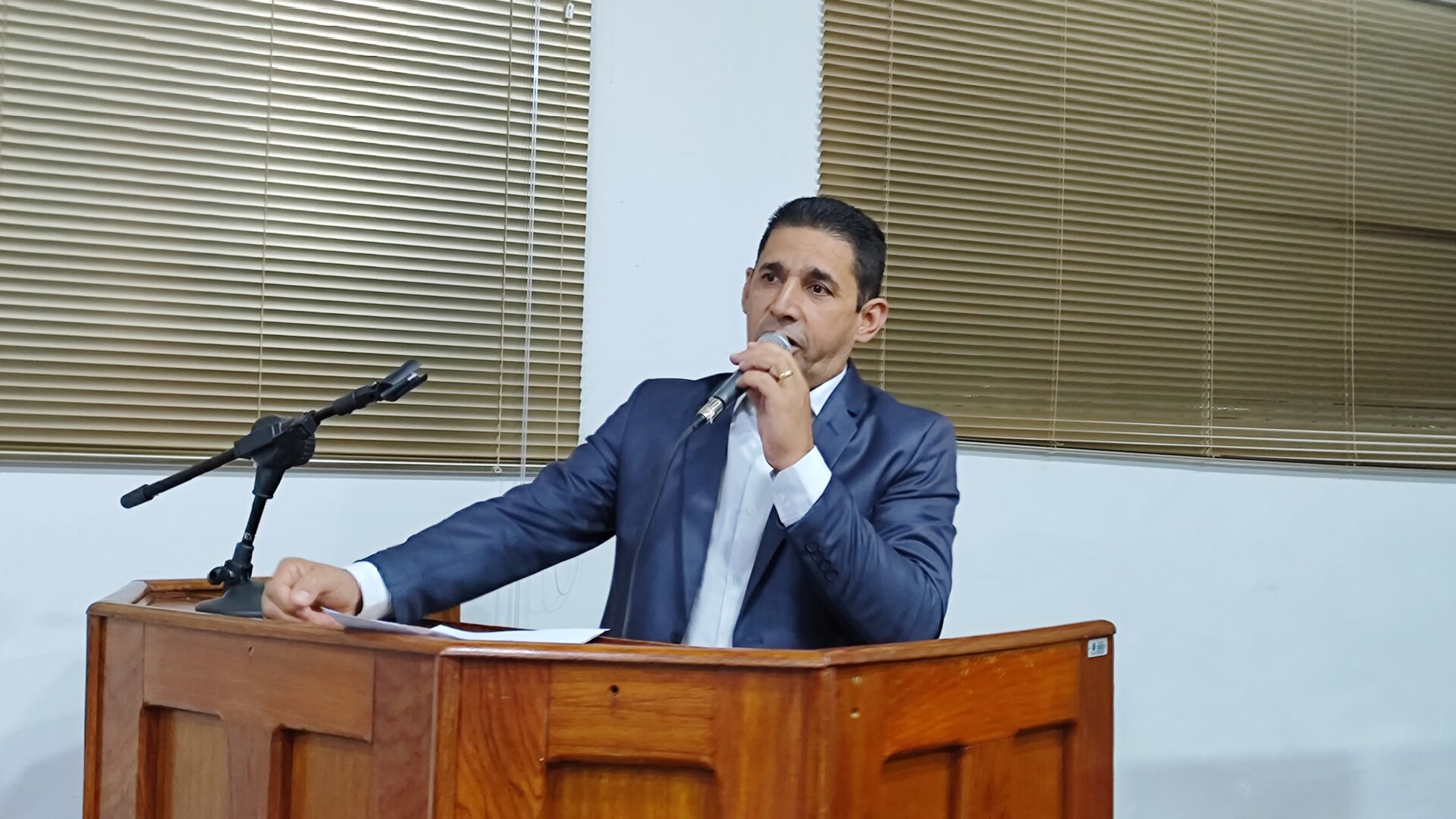 Vereador Reinaldo Pecini parabeniza prefeito Tiago Carbonaro e apresenta indicação para abertura de via em Itaporã