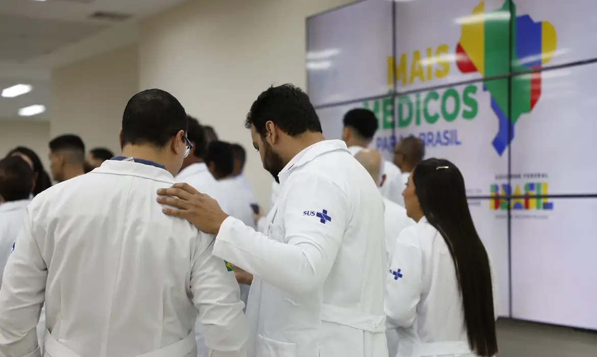 Inscrições para bolsas integrais do Mais Médicos vão até 6 de junho
