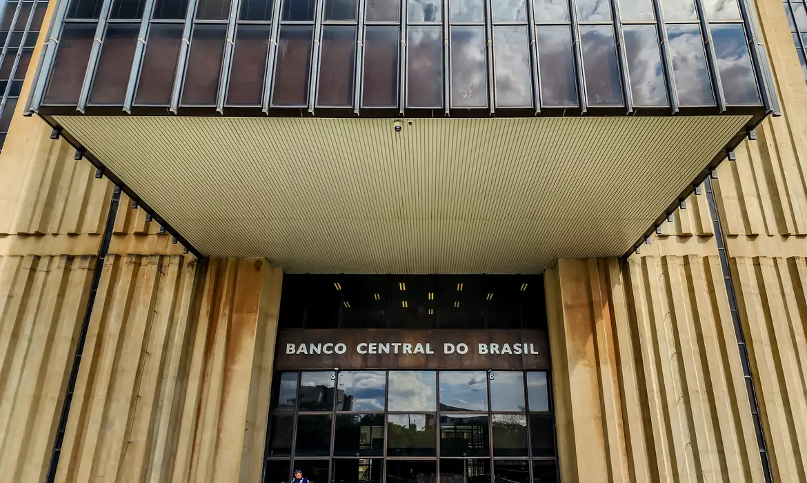 Mercado financeiro reduz previsão da inflação para 5,46%