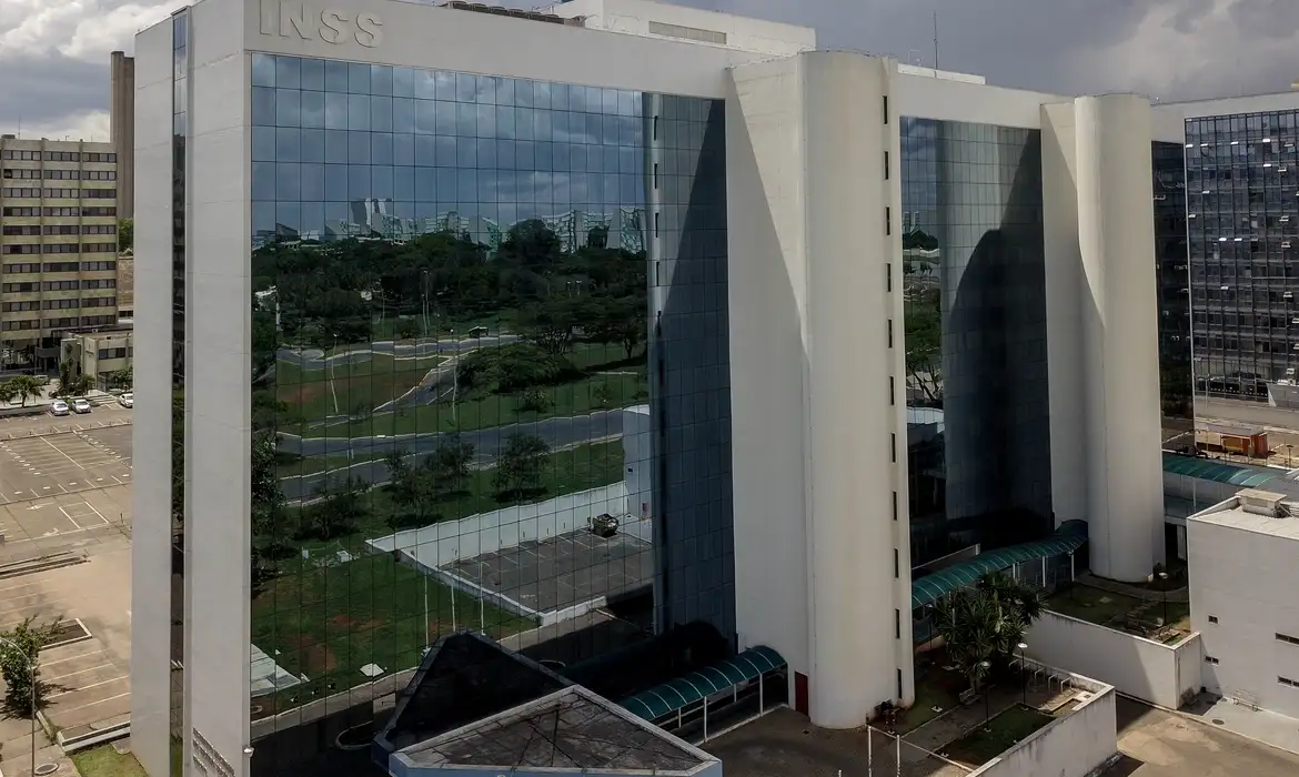 INSS estima iniciar ressarcimento de aposentados no dia 24 de julho