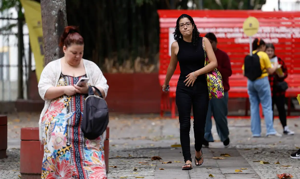 Prazo para pagar taxa de inscrição do Enem 2025 termina hoje