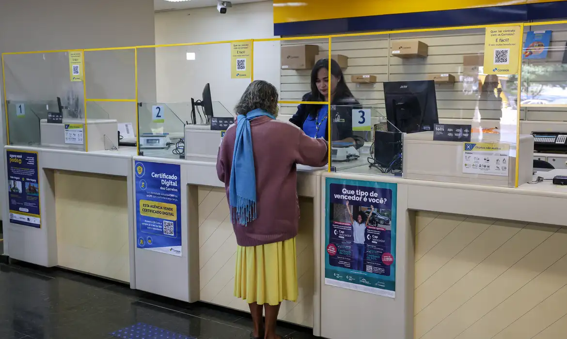 Correios atendem 1,3 milhão de aposentados sobre débitos indevidos