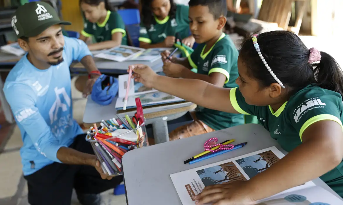 Brasil institui política nacional com foco na primeira infância