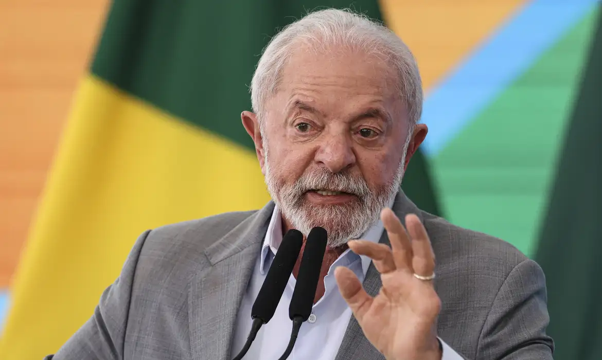 Lula sanciona lei que permite poda ou corte de árvores