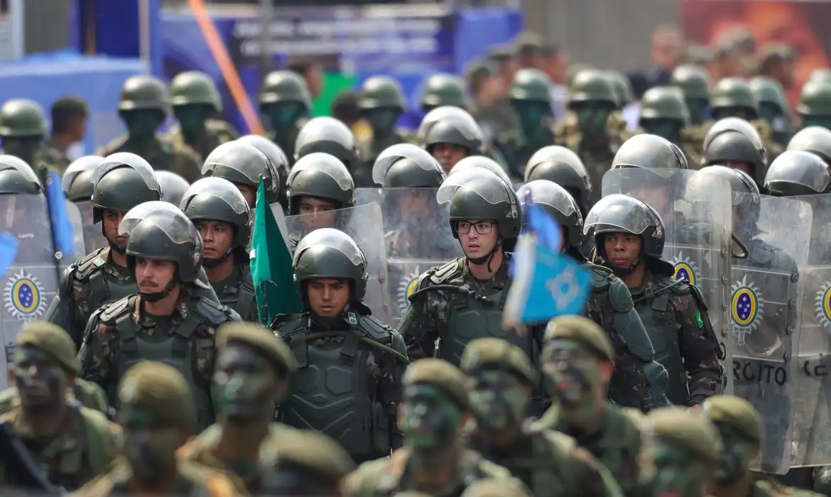 STF derruba regra militar que veta casados em cursos de formação