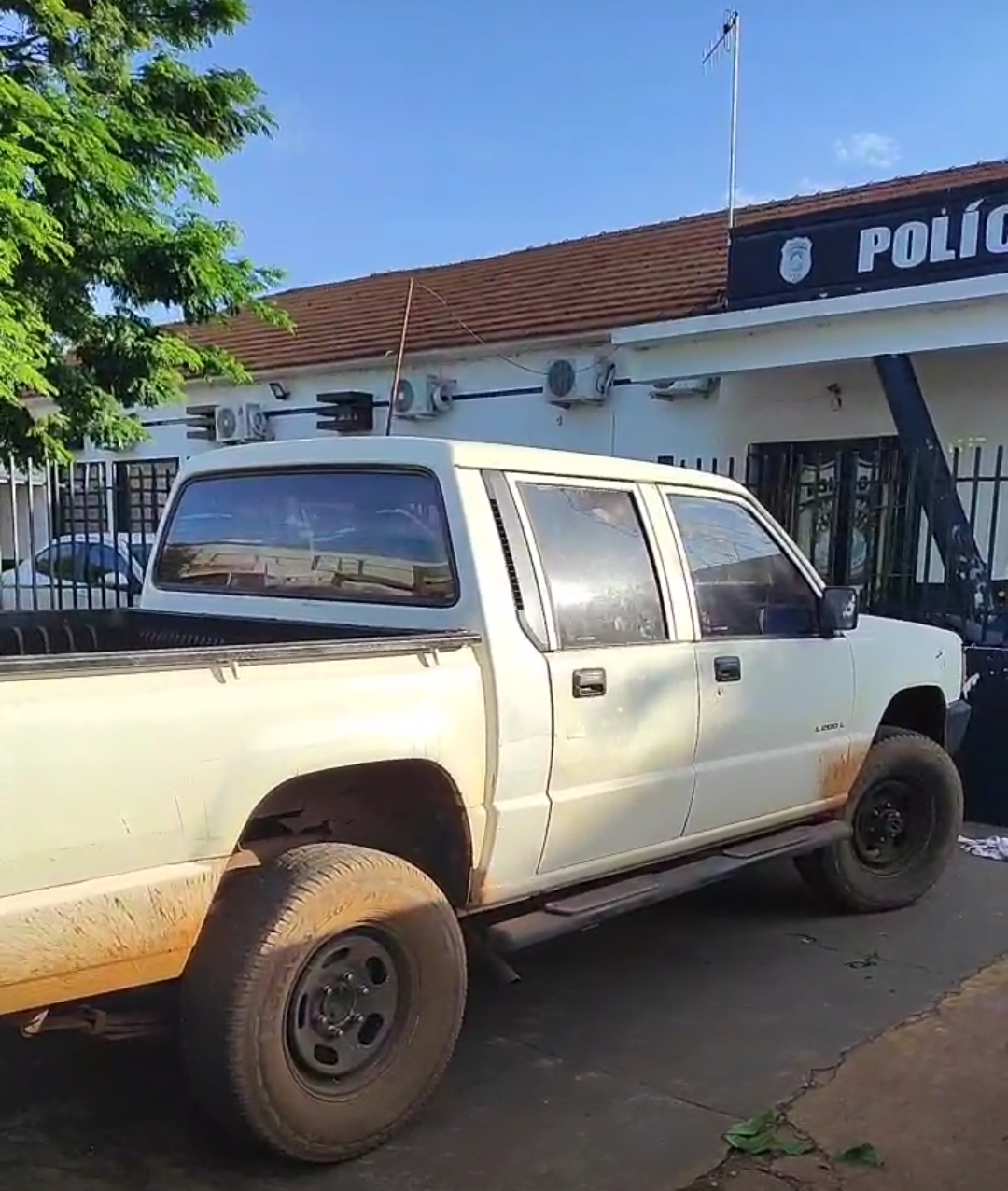 Camionete furtada em Itaporã é recuperada em Rio Brilhante
