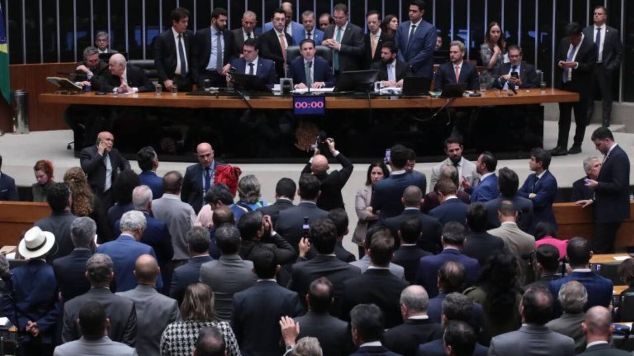 Eleitores vão escolher dois senadores em 2026