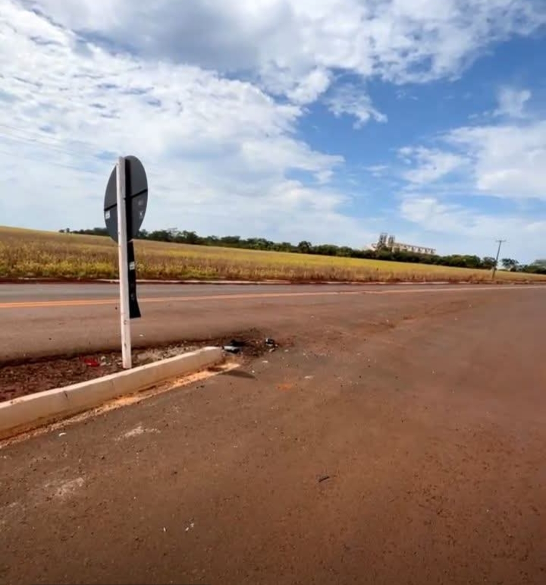 Itaporã: acidente grave é registrado na rotatória do anel viário próximo a Coamo