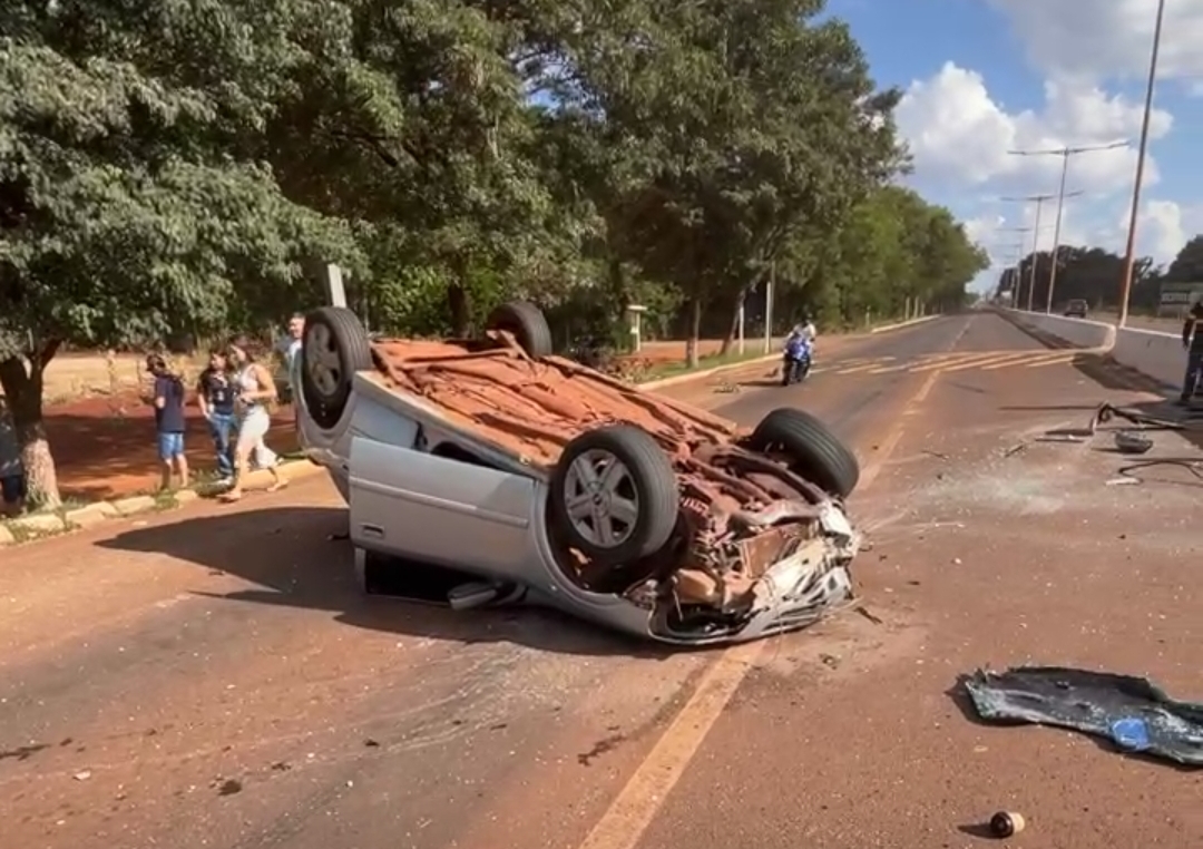 Acidente próximo à rotatória da Coca-Cola em Itaporã