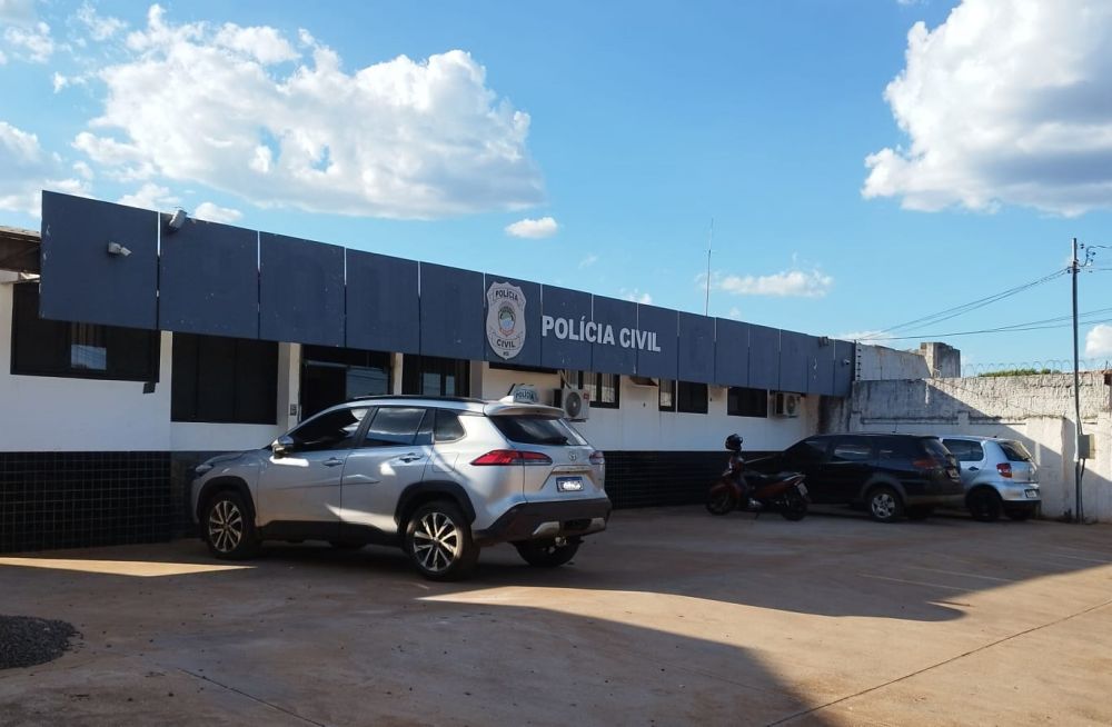 “Hoje você roda”: vizinho ameaça matar morador com faca em Itaporã