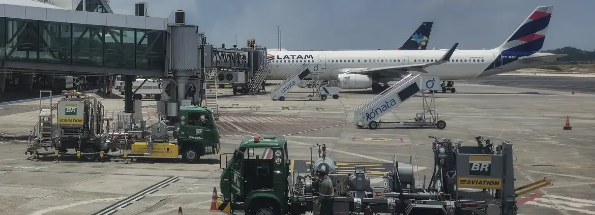 Petrobras reajusta preço médio do querosene de aviação em 13,9%